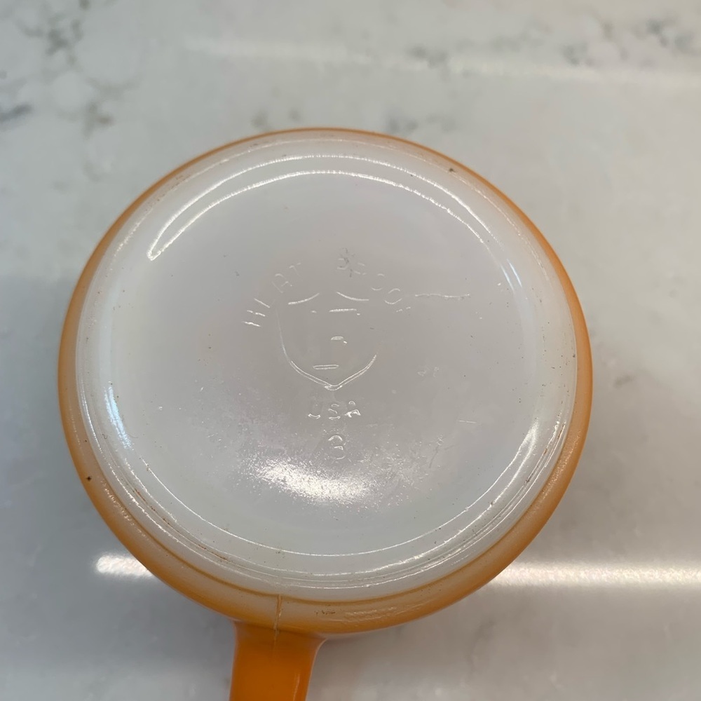 RARE Vintage Milk Glass Orange Six Flags Coffee Mug Cup - Picture 5 of 5